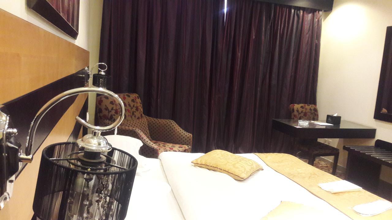 Rose Garden Hotel Riyadh Exterior photo